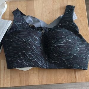 Lululemon Enlite bra zip front 36D